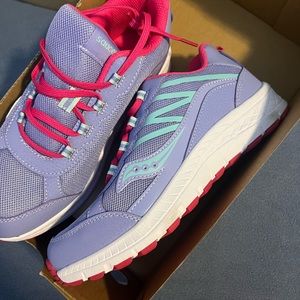 NWT Saucony Kids Grade School Dash Sneaker